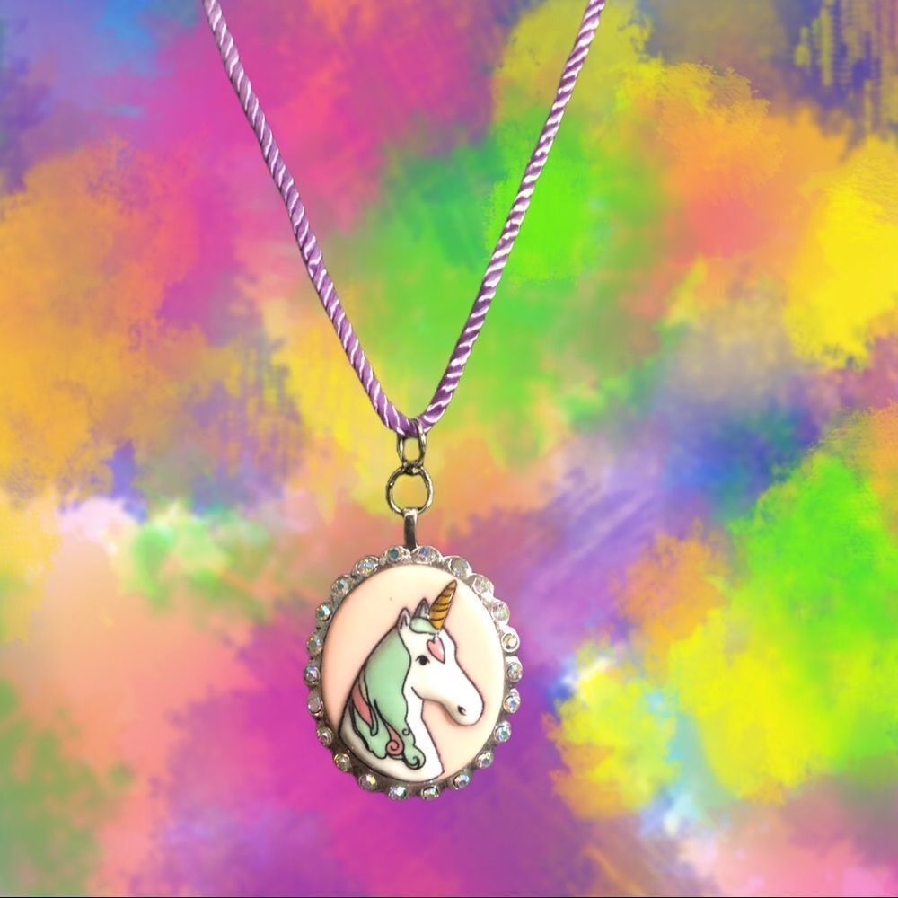 New!! Unicorn necklace 